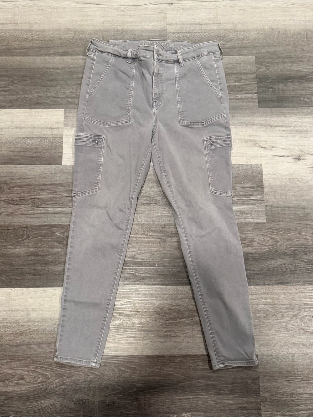 American Eagle Next Level Stretch Grey High Rise Cargo Jeggings Women’s Size 16